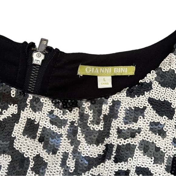 Gianni Bini Animal Print Ivory Sequin Shift Short Sleeve Mini Dress Size L - Picture 7 of 9